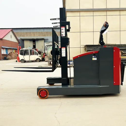 Transpaleta vs apilador vs carretilla retráctil: cuál necesita tu almacén
