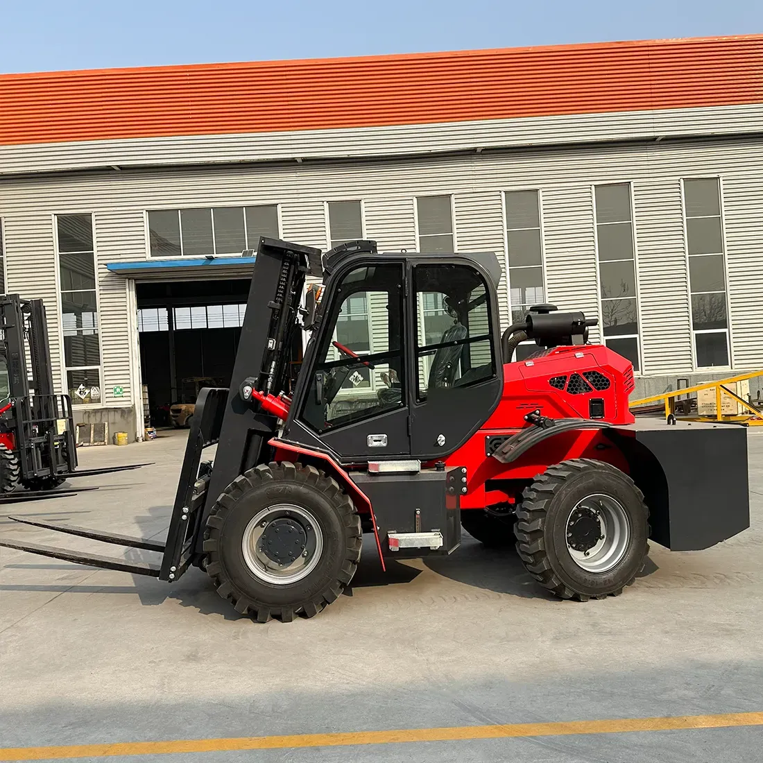 ZM-35 Rough Terrain Forklift — view 6